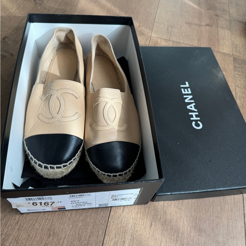 Chanel shoes - Picture 2 of 10